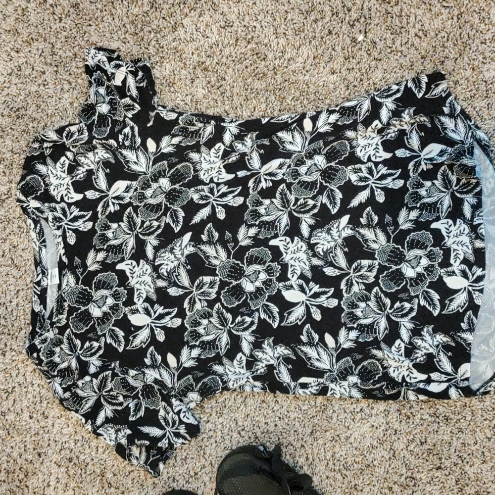 Black and white floral t-shirt
